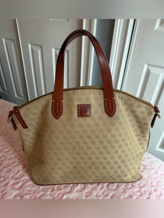 Dooney & Bourke Handbags - Dooney & Bourke Greta Satchel Beige Bag
Handbags Women’s
